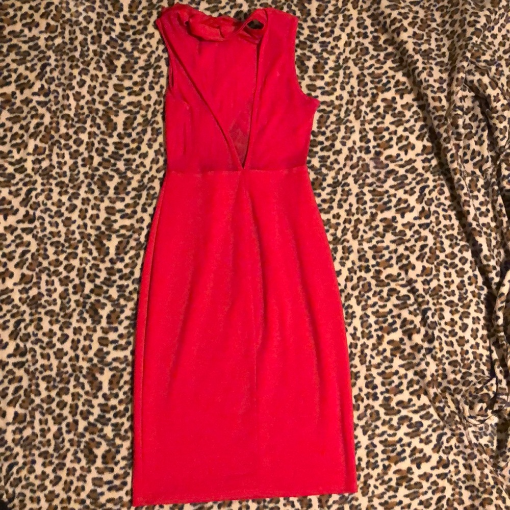 Keyhole Red Dress - Picture 2 of 3